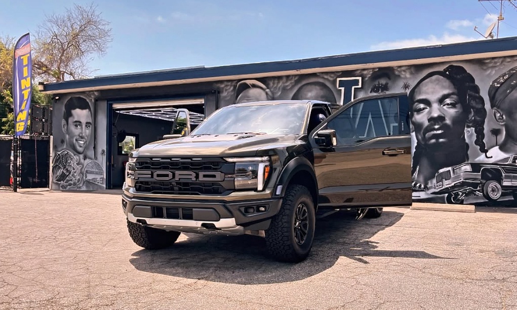 One Full Legal Window or Ceramic Tint for Sedans or SUV or Trucks 