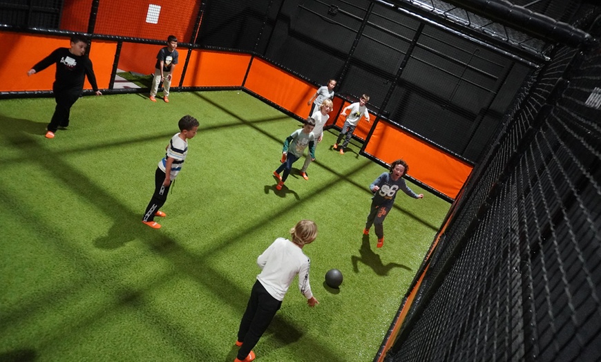 Image 23: ¡Saltos y diversión! Acceso a Salting para hasta 2 adultos y 2 niños