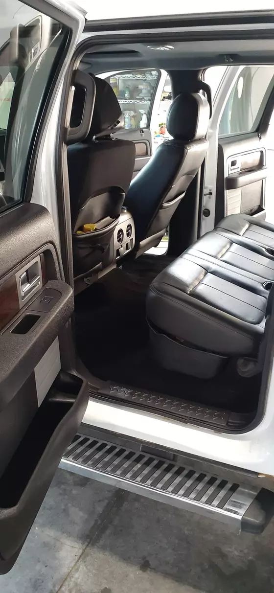 Diamond Shine Full Detailing for Car, SUV, Truck, Van and Semi-trucks 