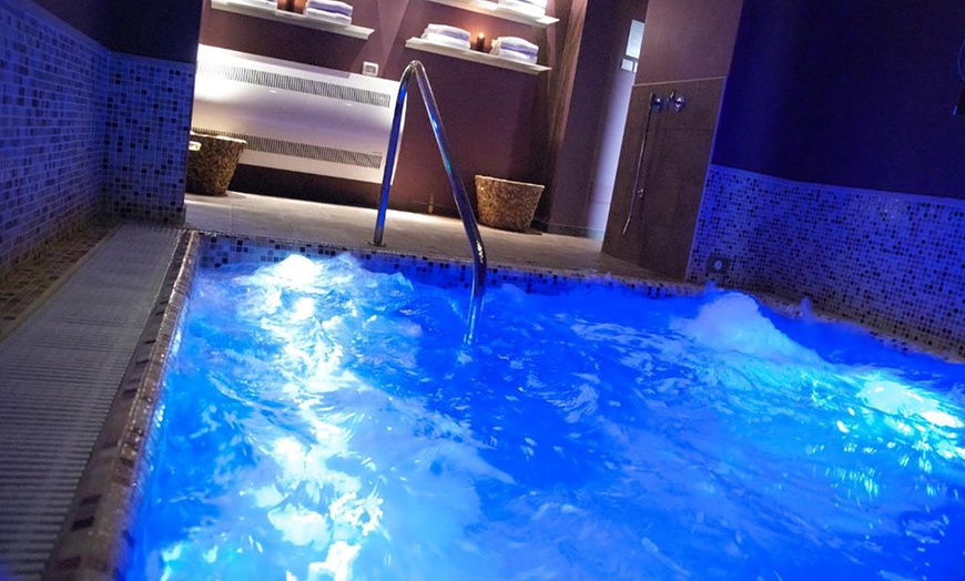 Image 3: Rimini 4*: soggiorno con colazione, idromassaggio, cena o massaggio