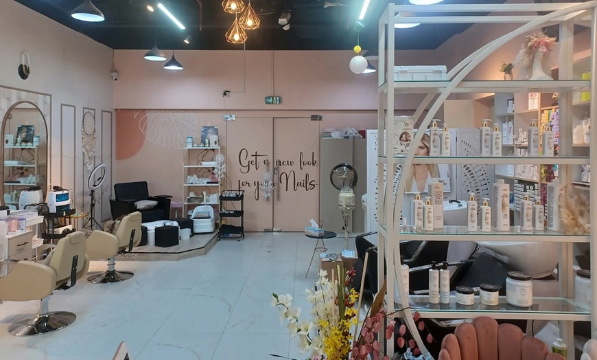 Image 2: Enjoy Under Arms, Legs or Brazilian Waxing for a Fresh Feel