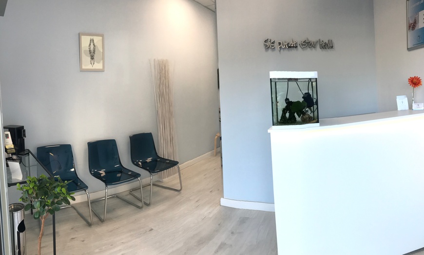 Image 4: Quiropodia con opción a reflexología podal o tratamiento de colágeno