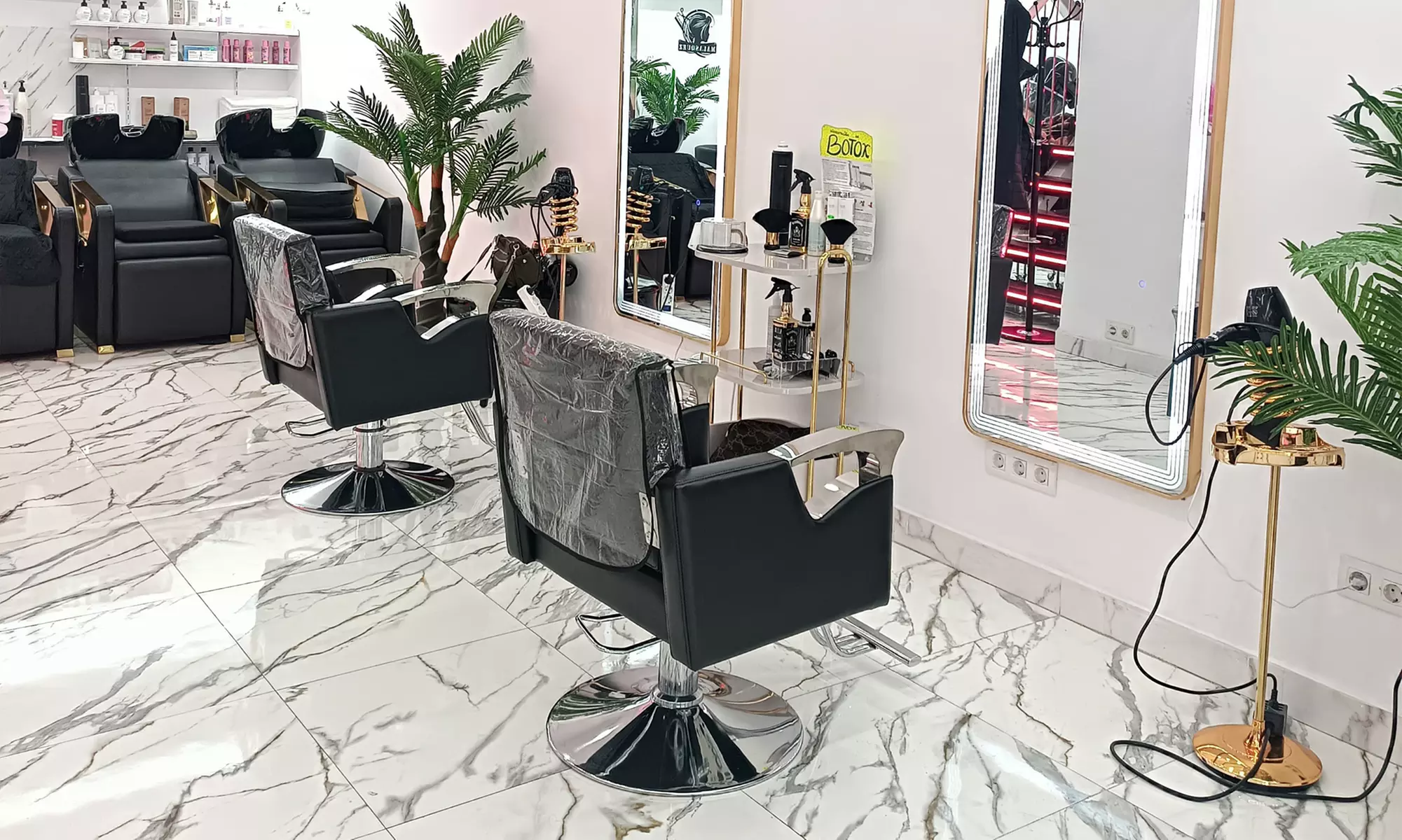 Cuidado capilar con principios activos, corte de puntas y peinado