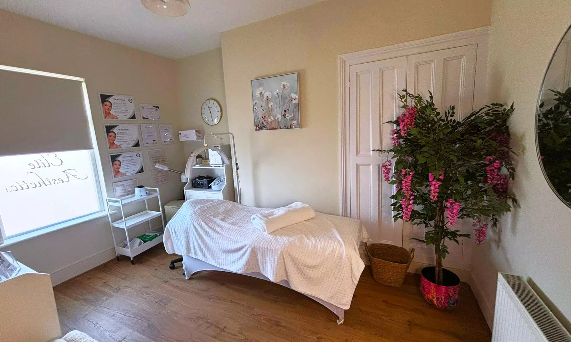 Indian Head Massage Combined with Advanced Skincare Facial, 30/75 Min