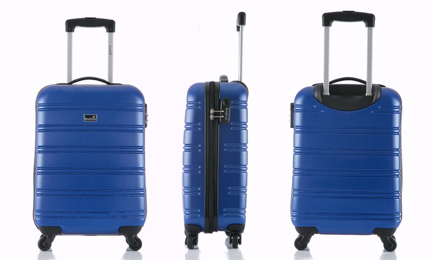 Image 11: Lightweight Luggage