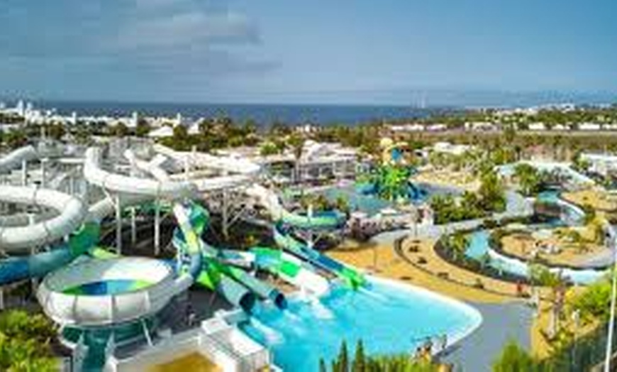 Image 24: Entrada para niño o adulto a parque acuático Aqualava en Lanzarote