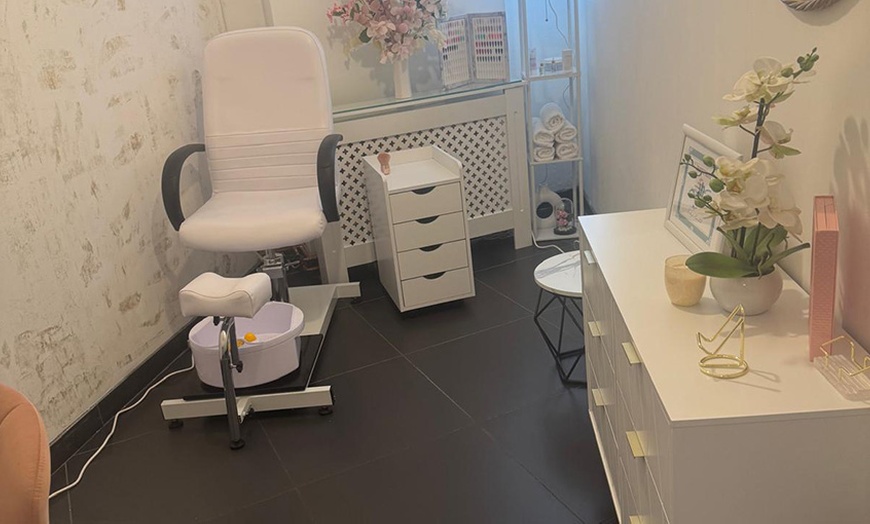 Image 5: Bis zu 38% Rabatt auf den Maniküre-Pediküre bei Elya Beauty Konzept