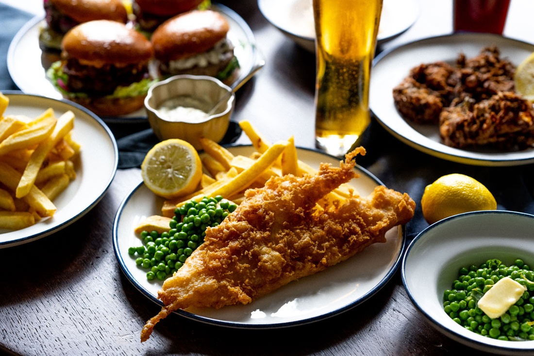 3-Course 18th-Century Country Pub Dining w/ Beer, Wine or Soft Drink