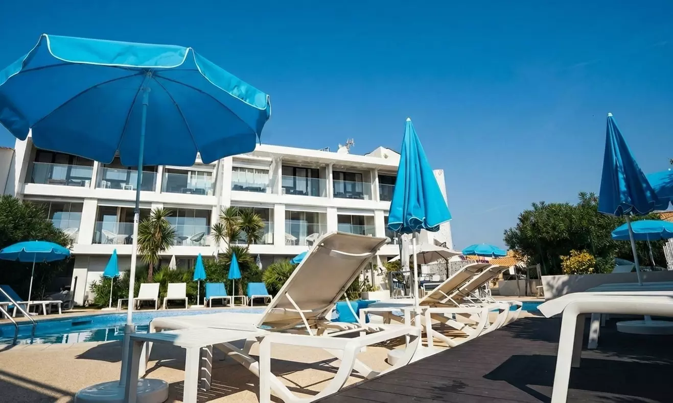 Agde : 1 ou 2 nuits en chambre double ou Junior suite avec PDJ et spa