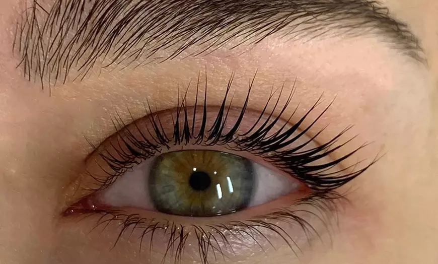 Image 5: Lifting y tinte de pestañas y opción a laminado y diseño de cejas