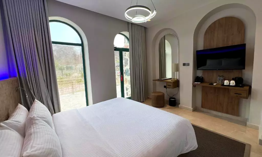 5* Fujairah: One Night Stay with Breakfast