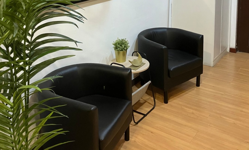 Image 5: Masajes a elegir para tu bienestar en el corazón de La Maternitat