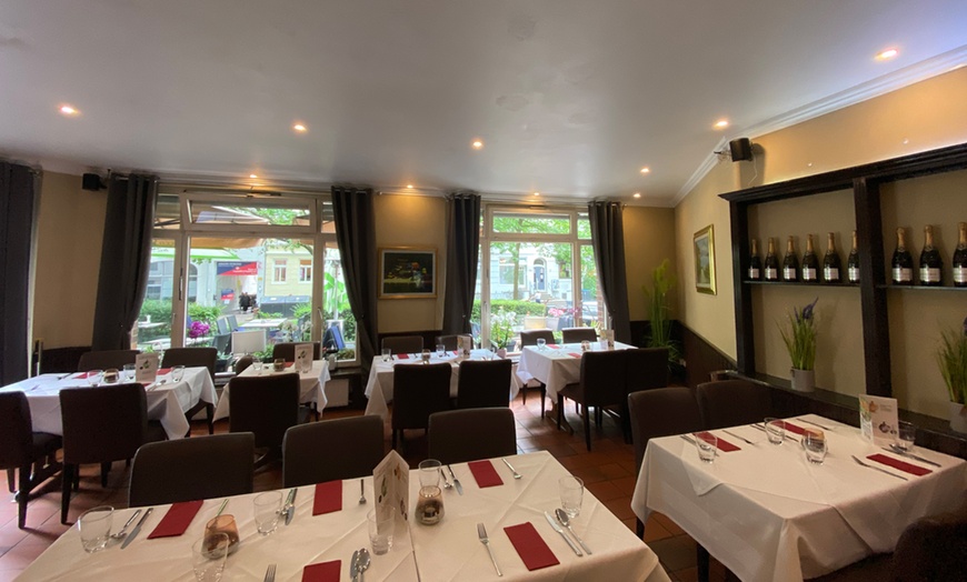 Image 3: Exklusives 3-Gänge-Menü „Surf N Turf“ für 1, 2 oder 4 Personen