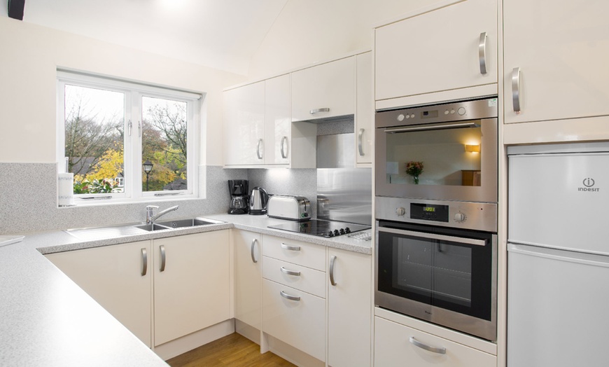 Image 15: Rolling Hillside Retreat in Devon: Scenic Apartment Stay up to 6