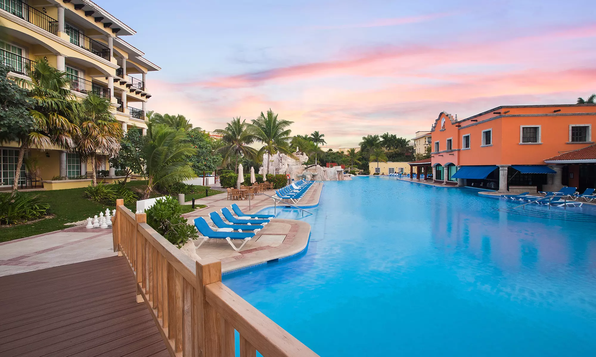 All-Inclusive 4-Star Resort on Riviera Maya