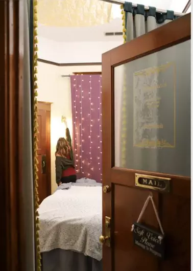 Enjoy 60/90 Min Choice of Massage & Add On Aromatherapy or Hot Towel