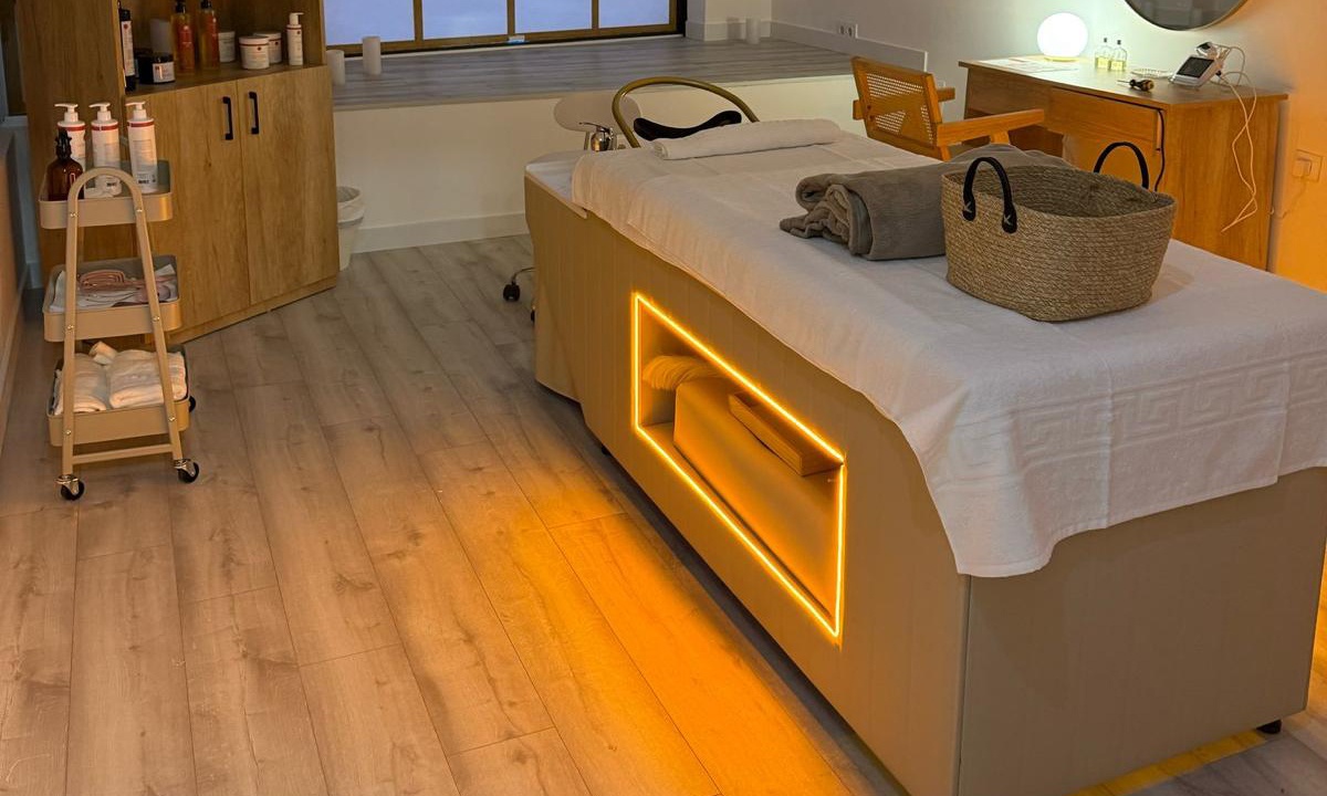 Sesión Full Experience Head Spa con bebida de cortesía en Valladolid