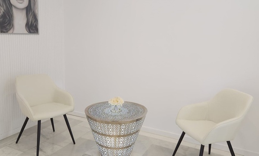 Image 3: Tratamiento con exosomas con dermapen en 1 o 3 zonas a elegir 