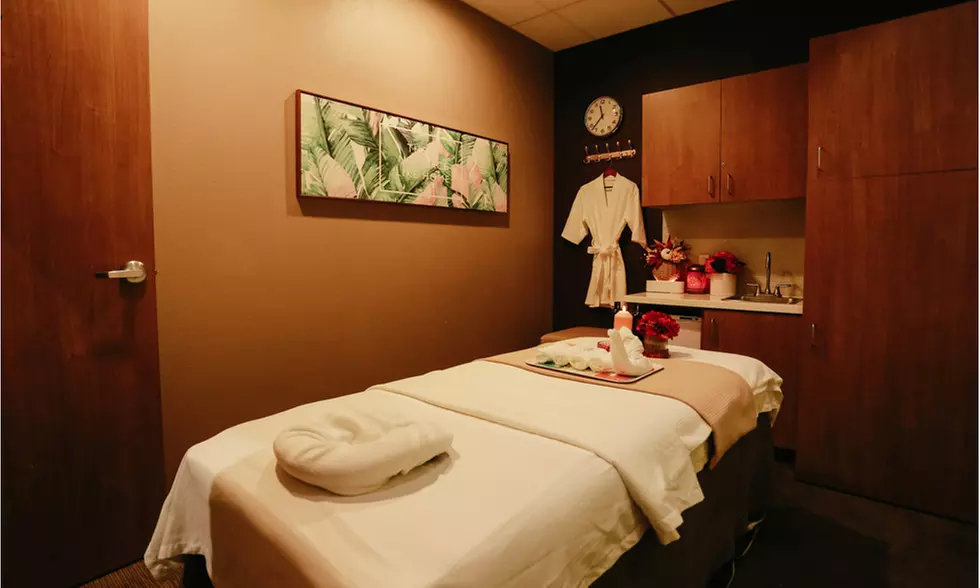 60-Minute Signature Massage & 30-Minute iRelaxbot Session for Ultimate Mind-Body Refreshment (Up to 30% Off) - Primary Image