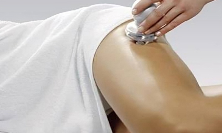 Image 8: 3, 6 o 9 sesiones de presoterapia y electroestimulación muscular