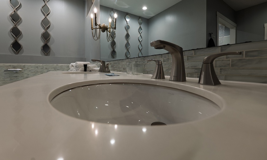 Image 14: Private, In-Room Swimming Pools at Belamere Suites Hotel