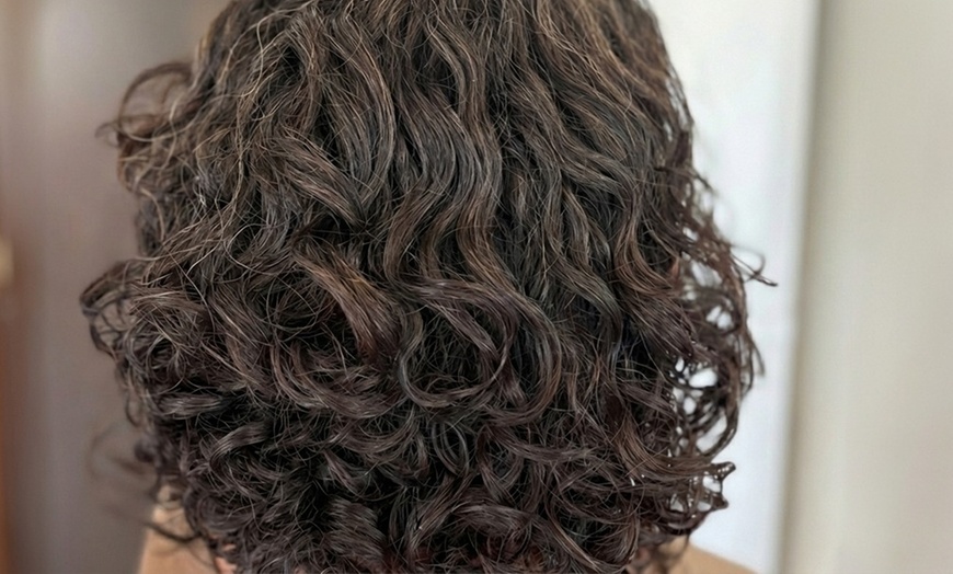 Image 7: Custom Curly Cuts, Vibrant Color, & Smooth Blowouts for All Hair Types