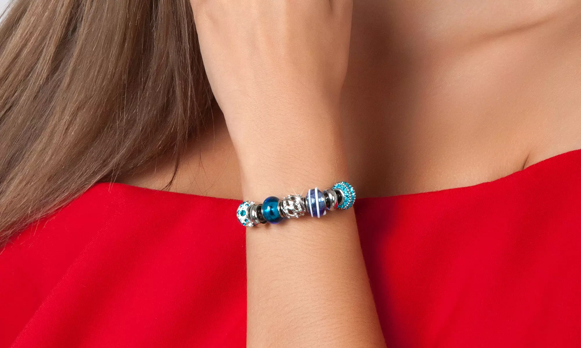 Assortiment de bijoux personnalisables avec charms