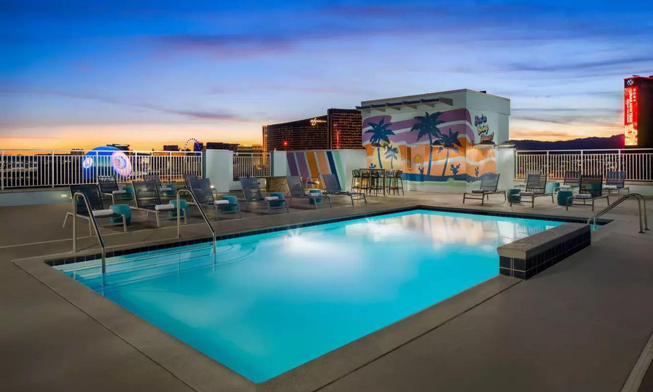Hotel Stay w/ Rooftop Pool & Breakfast. Minutes From The Strip