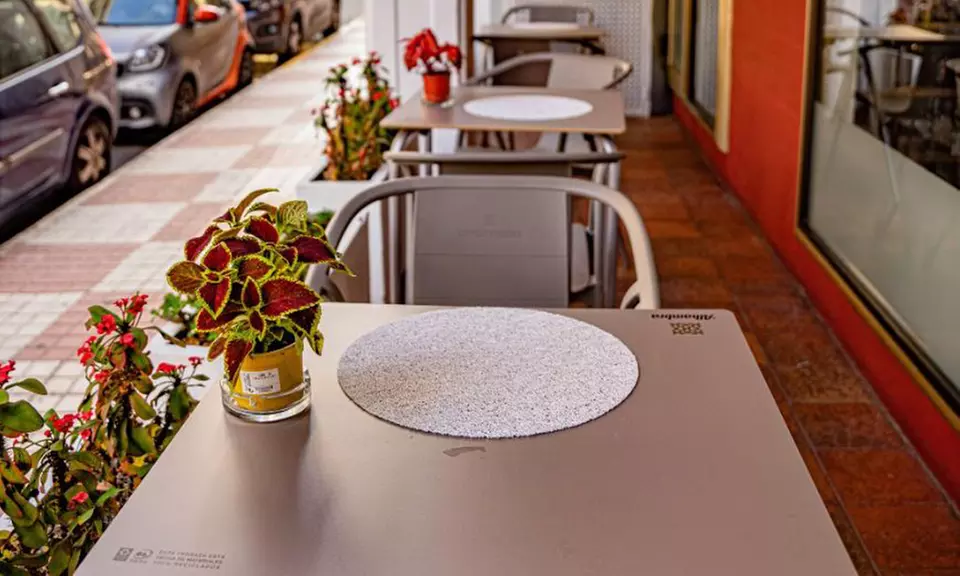 Sabors de Catalunya con entrantes, principales, postres y bebidas