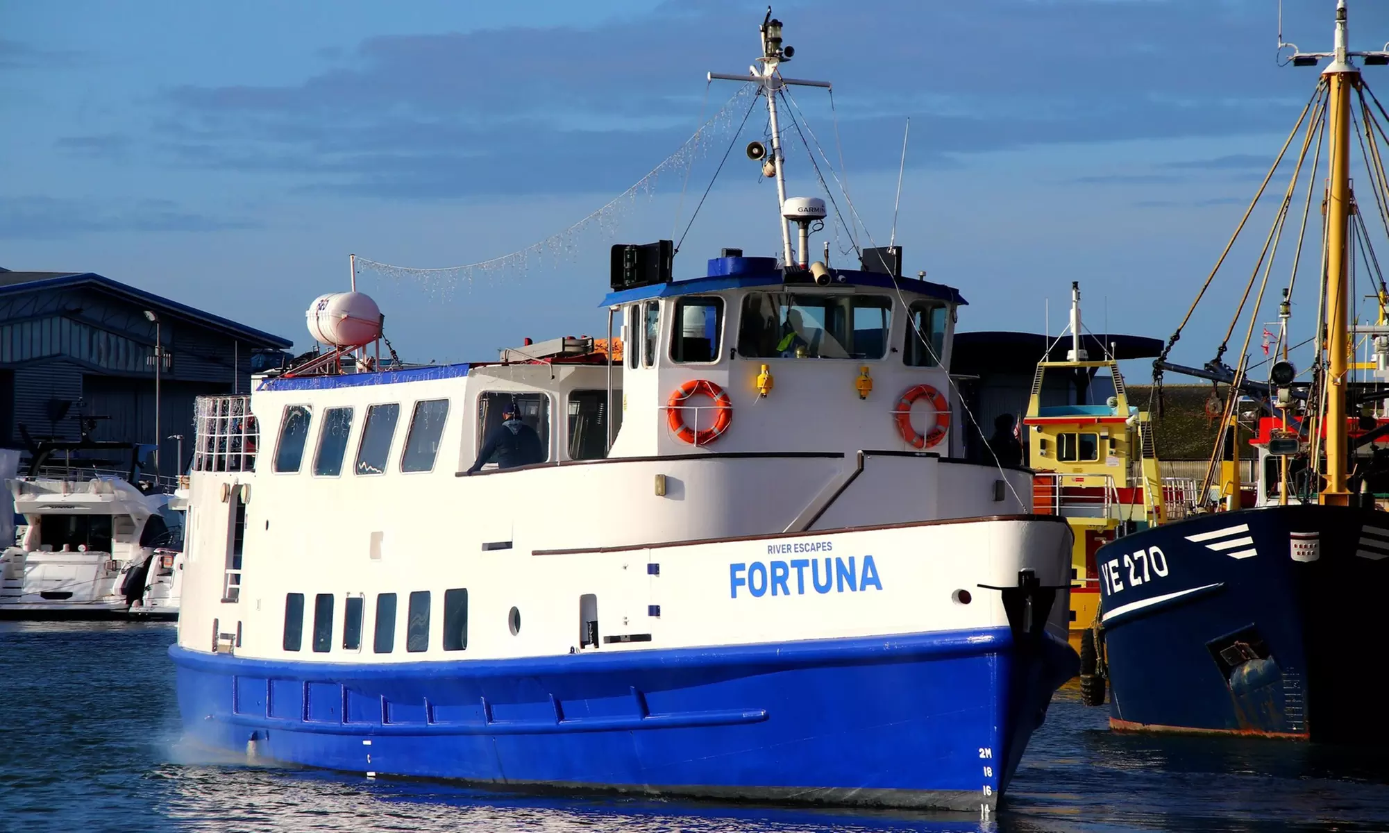 Set Sail! Coastal Day Cruises with Breathtaking Views