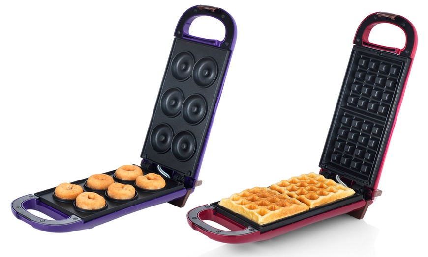 Image 1: Flip-Over Waffle or Doughnut Maker 