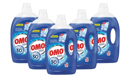 5 detersivi liquidi Omo da 50 lavaggi da 2000 ml l uno