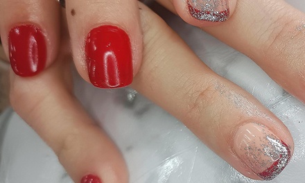 Sesión de manicura clásica con esmaltado semipermanente y masaje de manos - Centro de belleza llajover
