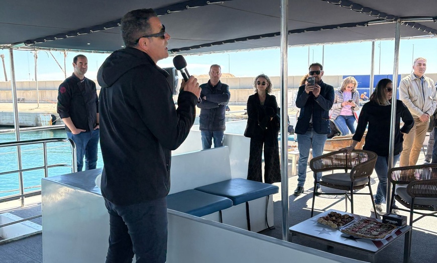 Image 6: Salida en catamarán con degustación de mejillones para niño o adulto