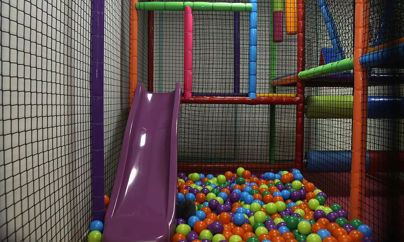 Diversión para los peques con un acceso ilimitado a parque infantil
