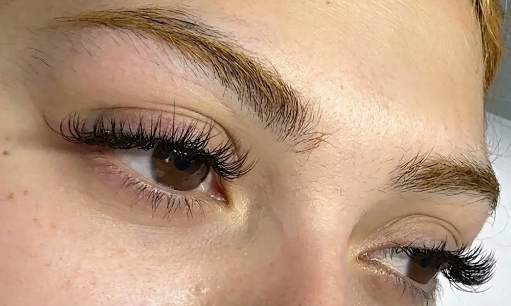 Custom Lash Extensions: Enhance Natural Beauty with a Luxury Vibe