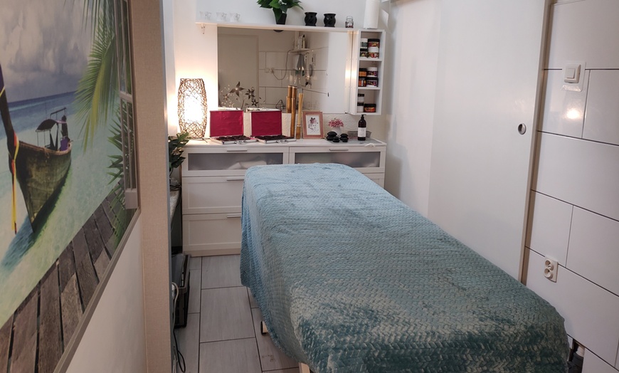 Image 4: Masaż - Gorącymi kamieniami 