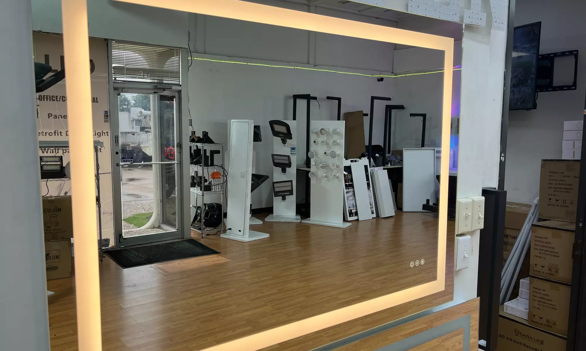 LED Mirror Glass in 2x3 or 3x4 for Stylish Lighting in Any Space