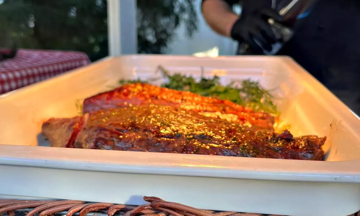 3 Std. Buffet inkl. Getränkeflat & DJ ROBSN Live für 1 bis 4 Personen