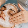Image 1: Ontspannende gelaatsverzorging die huid én geest tot rust brengt