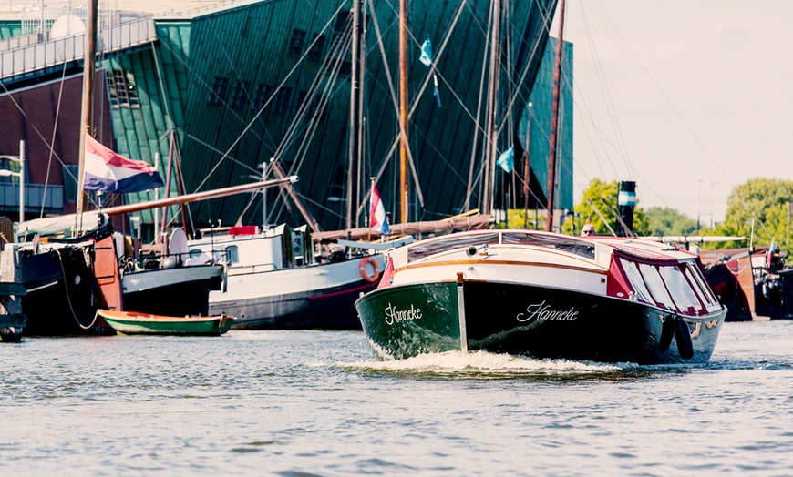 Image 6: Bewonder het Amsterdam Light Festival vanaf een privéboot