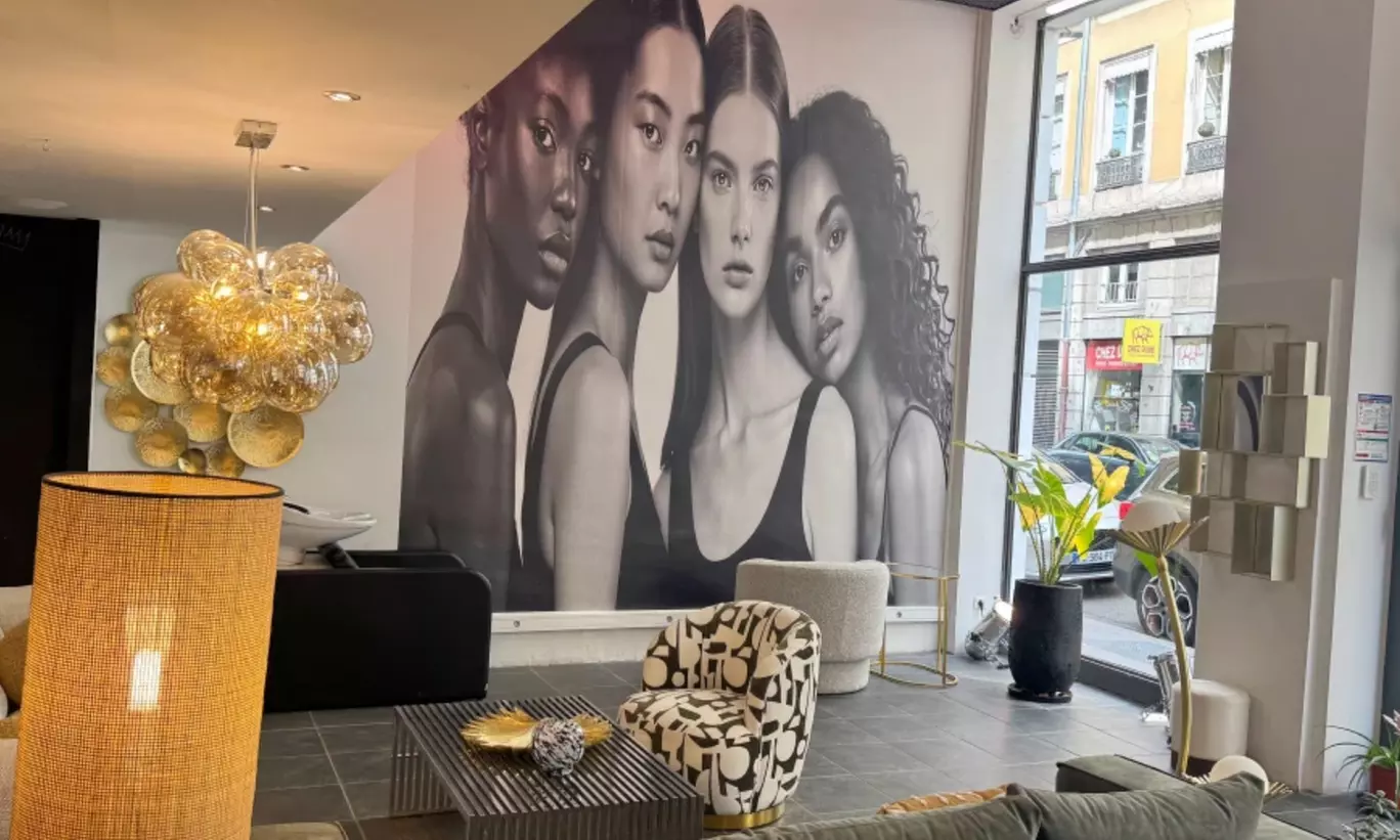 Shampoing, soin, coupe et brushing option couleur, balayage et patine