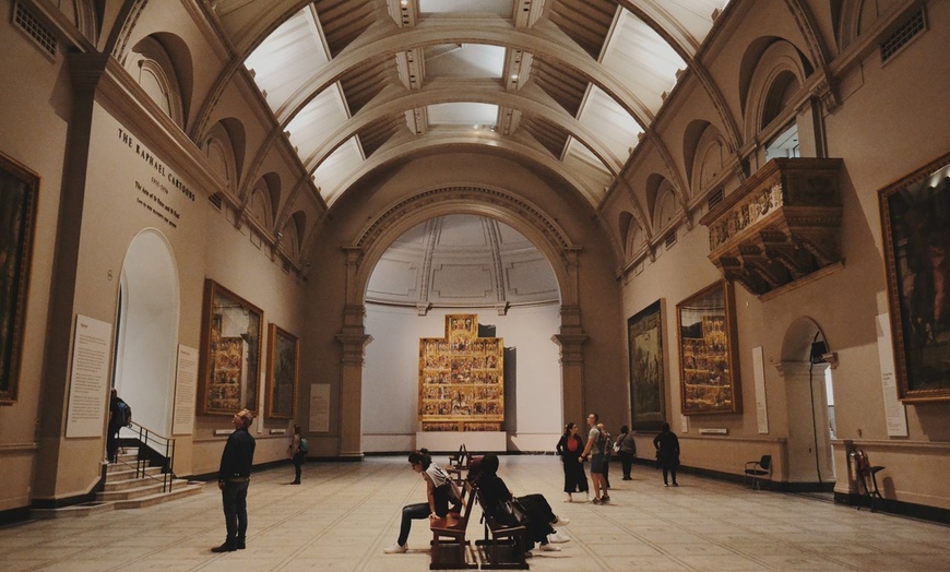 Image 3: Explore London's Iconic Gems with a Self-Guided Audio Tour