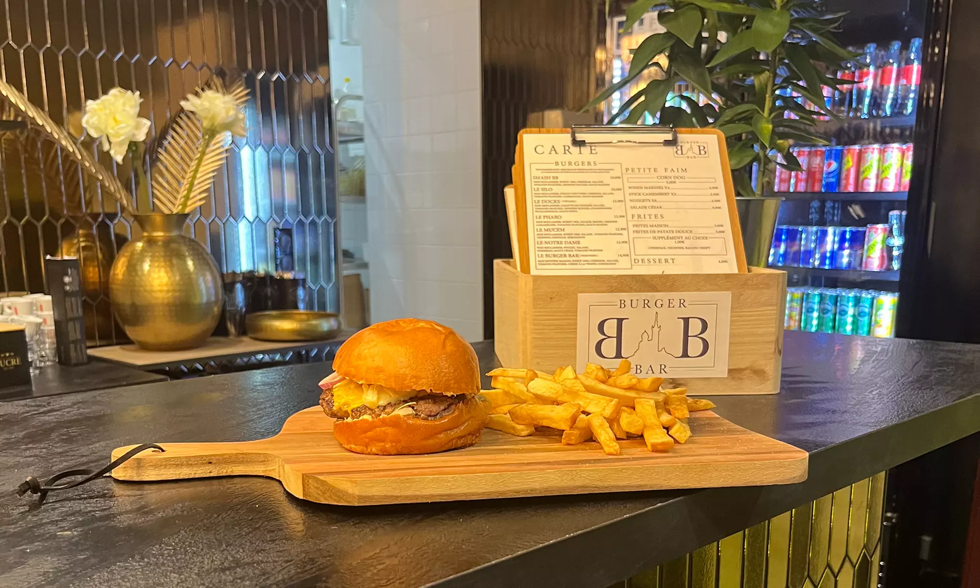 Succombez à la tentation du burger maison au 27 Burger Bar