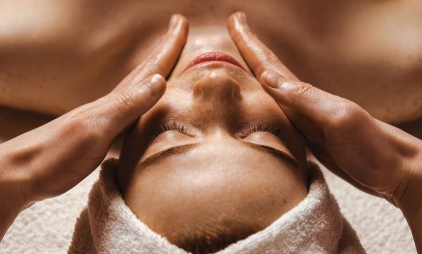 Image 1: 60 Min. Basic Gesichtsbehandlung oder koreanische Skin Care