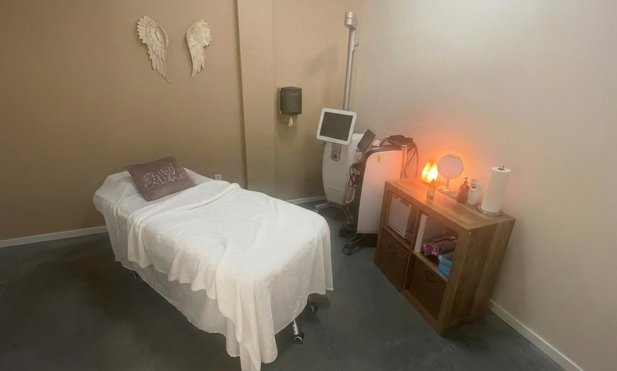 Image 2: Laser Lipo, Cryo Lipo & EMS Sculpting for a Slim, Toned Body