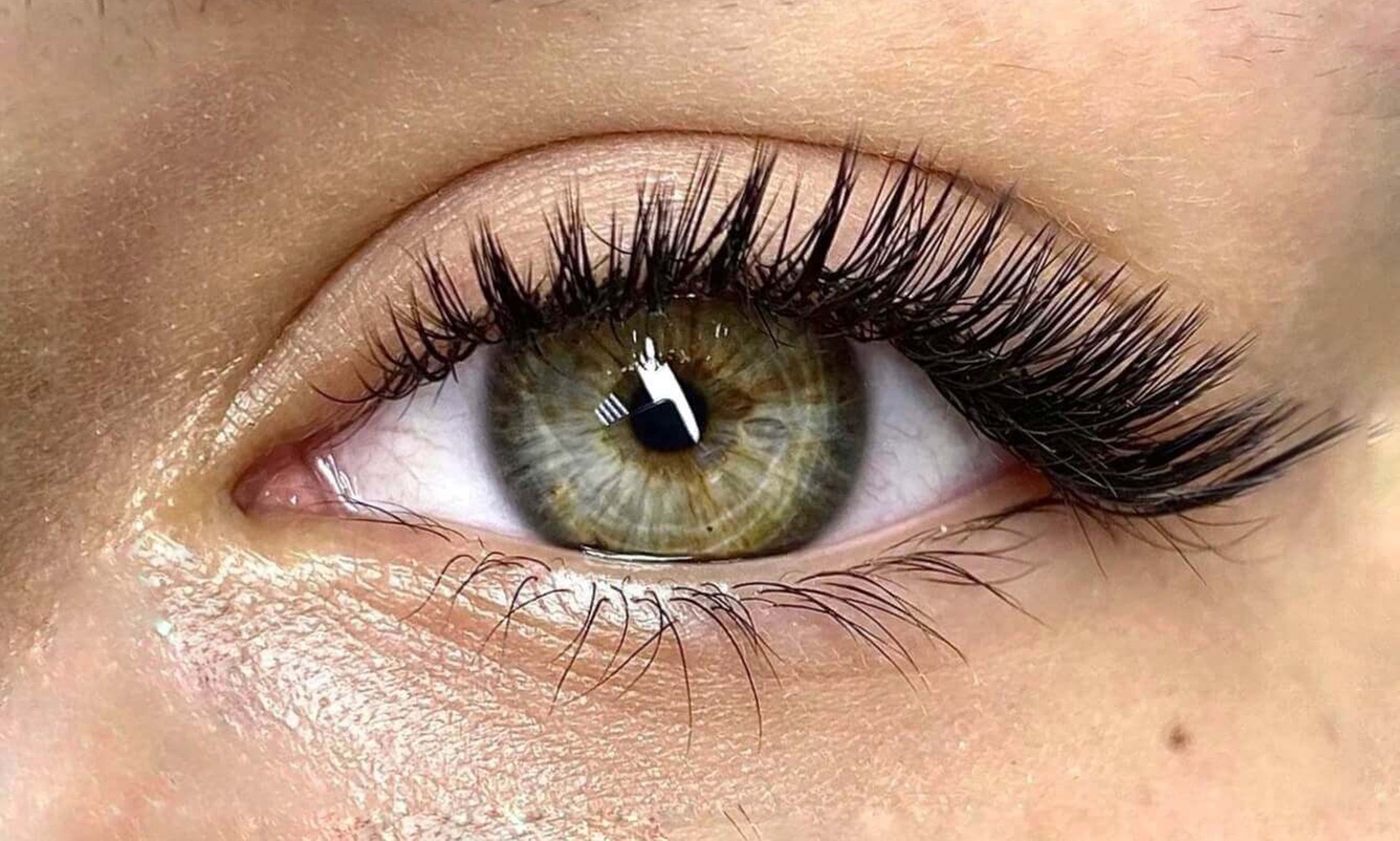 Transform Your Lashes with Natural Eyelash Extension