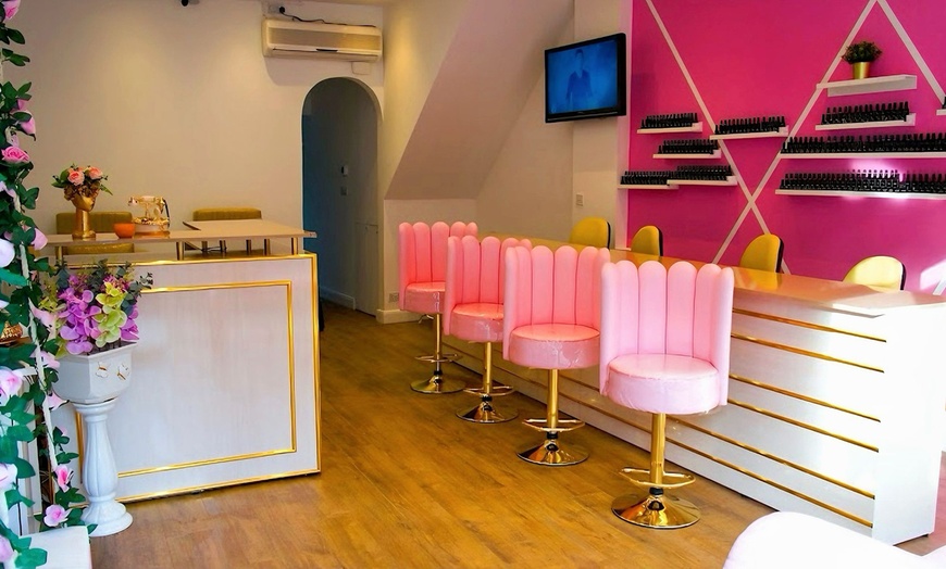 Image 3: Lash Lift & Tint or Brow Lamination & Tint with Optional Shape