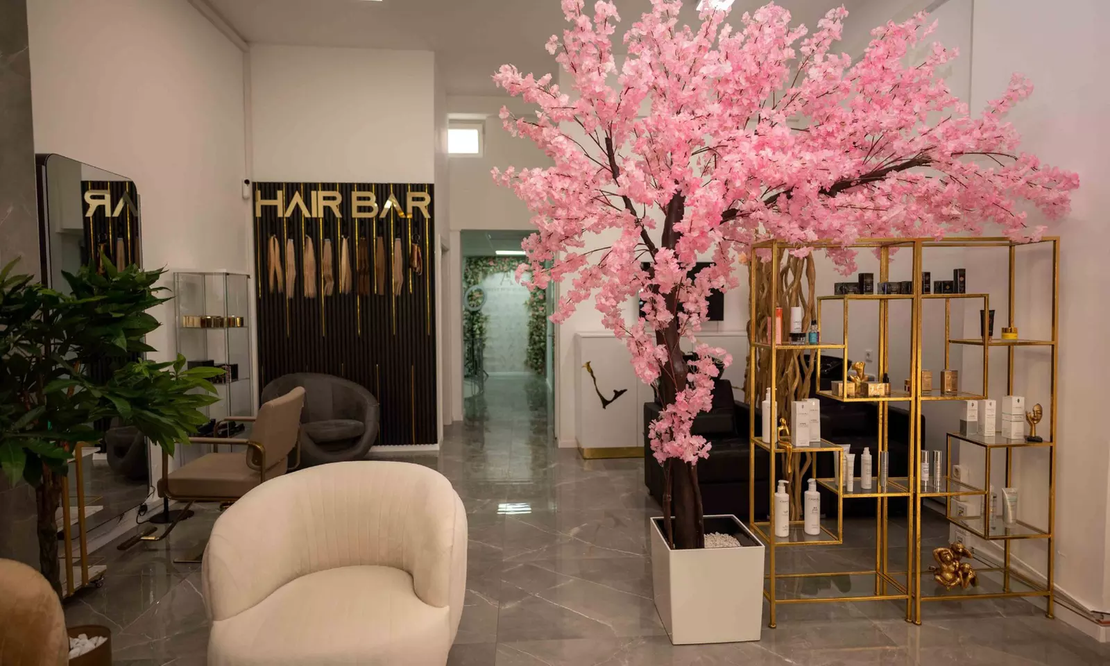 Permanent Make-up inkl. Nachbehandlung für Lippen / Brauen für 1 Pers.