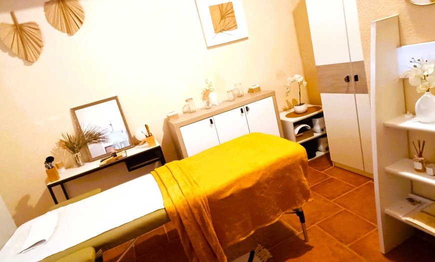 Image 2: Modelage du corps relaxant d'1h, soin du visage de 20 min en option
